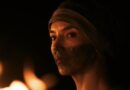 Jodie Comer mostra a força feminina de Irmã Brigid em A Morte de Robin Hood