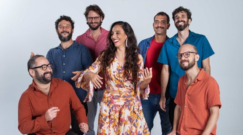 Aline Paes & Bondesom celebram repertório de Gal Costa em show no Dolores Club