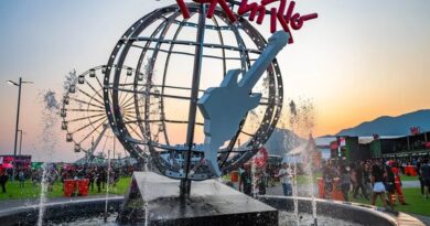 Histórico! Elton John faz show arrebatador e encerra primeiro fim de semana do Rock in Rio 2026 com chave de ouro e muito brilho