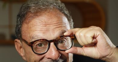 SÁBADO (19/9), Octávio Guedes, lança na Bloco Livros, “Heróis por acaso – Improváveis personagens que mudaram a História do Brasil