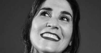 Mônica Salmaso homenageia Elizeth Cardoso no Teatro Riachuelo Rio