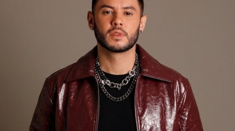 Rodrigo Drade leva nova fase da carreira solo ao Rio Scenarium
